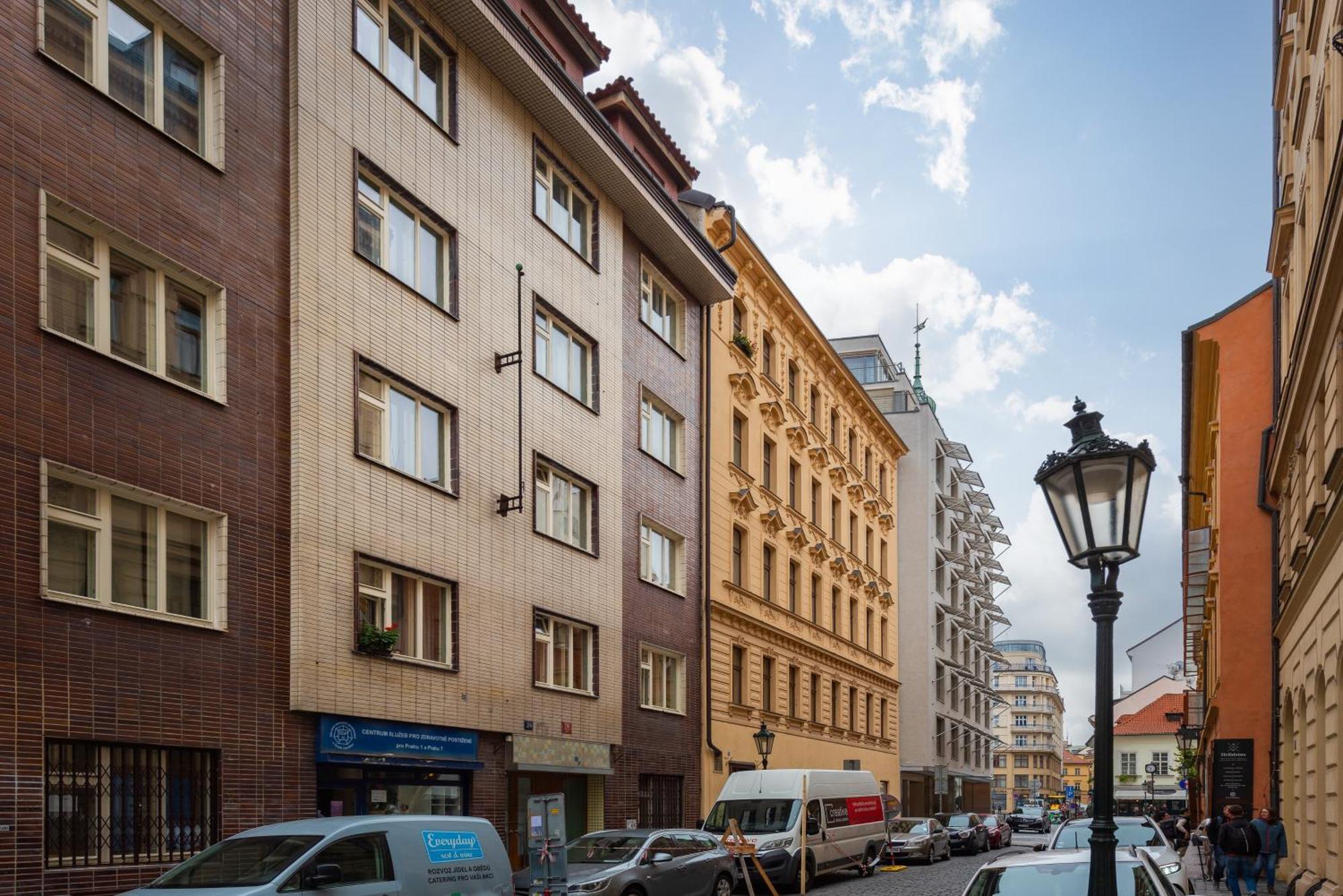 Lighthouse Daire Prag